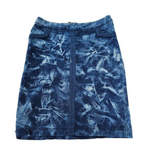 BCBG MaxAzria Blue Acid Wash Denim High Rise Mini Skirt. Size Small.